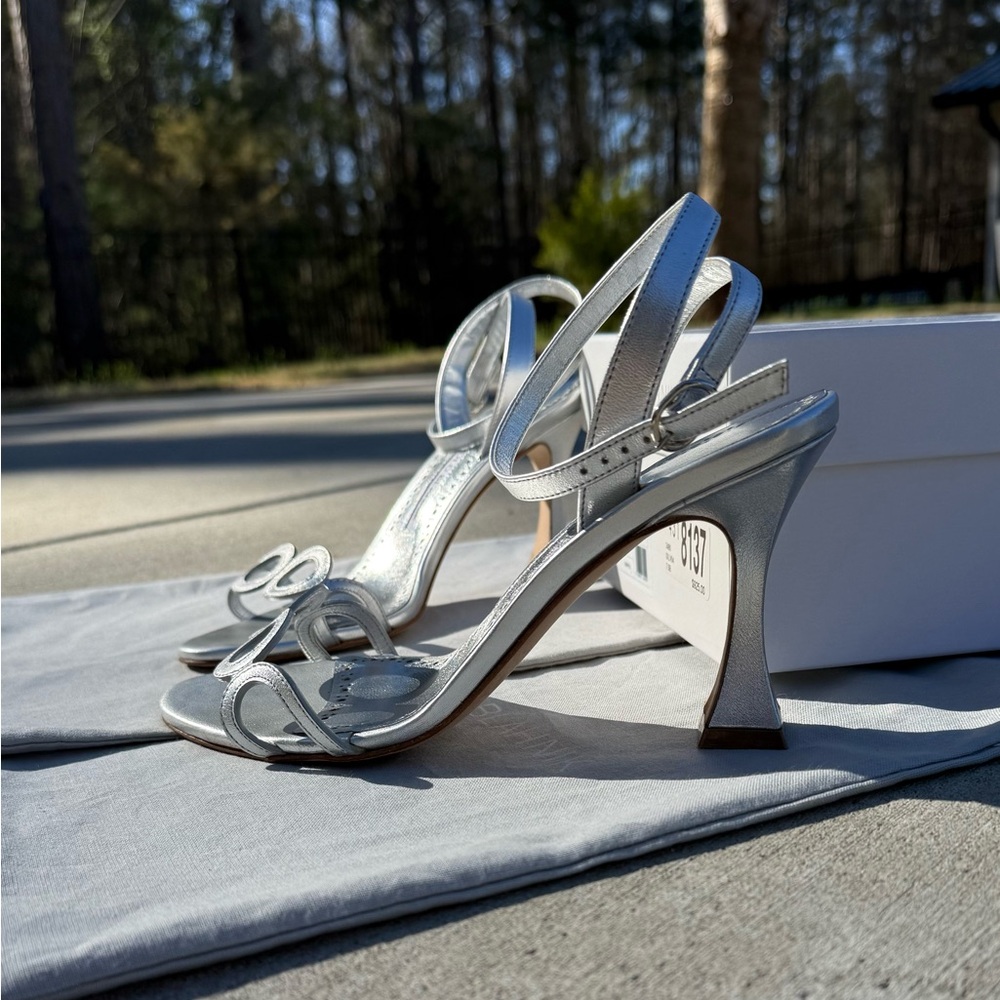 Manolo Blahnik Metallic Silver Heels - Picture 3 of 16